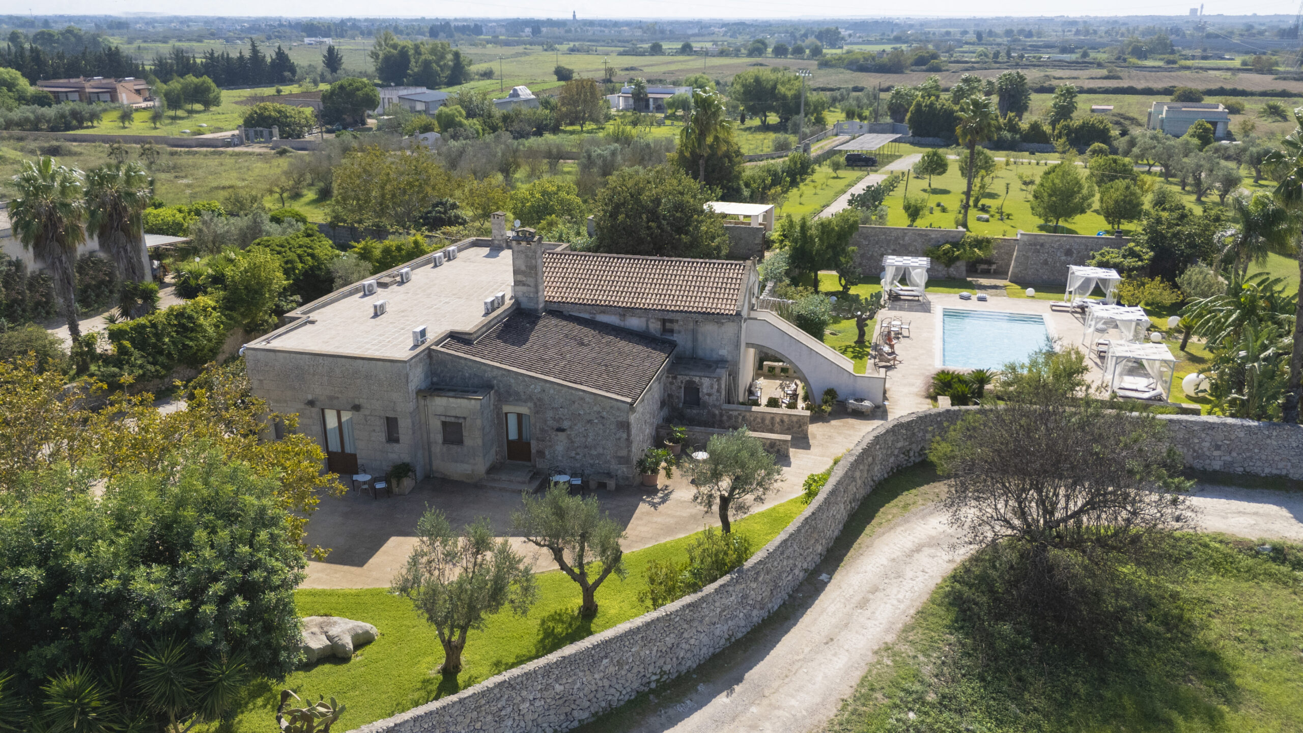 Masseria Don Agostino in uso esclusivo con cinque camere e giardino privato