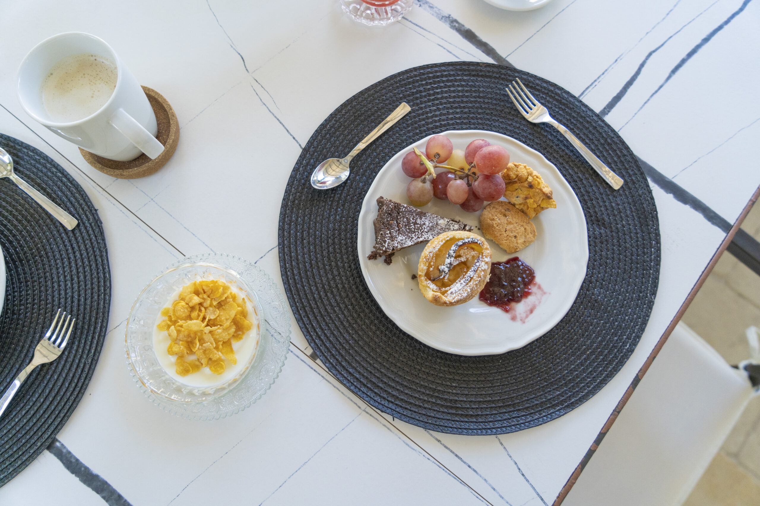 Colazione tipica in masseria con prodotti locali